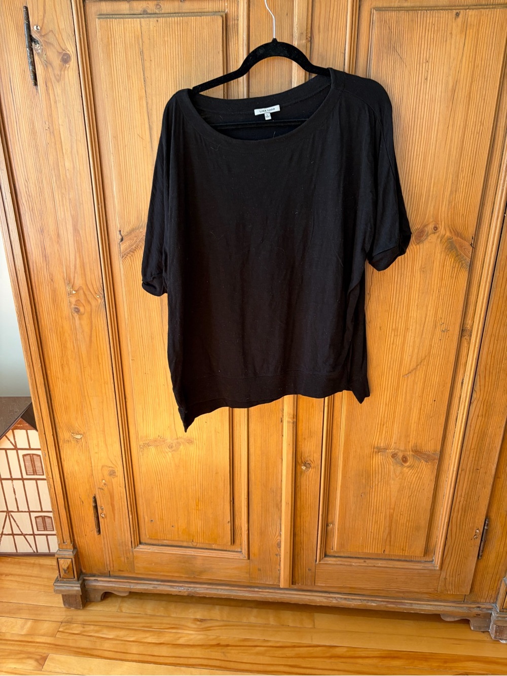 Lisa Todd Black Short-Sleeve Casual Women's Top